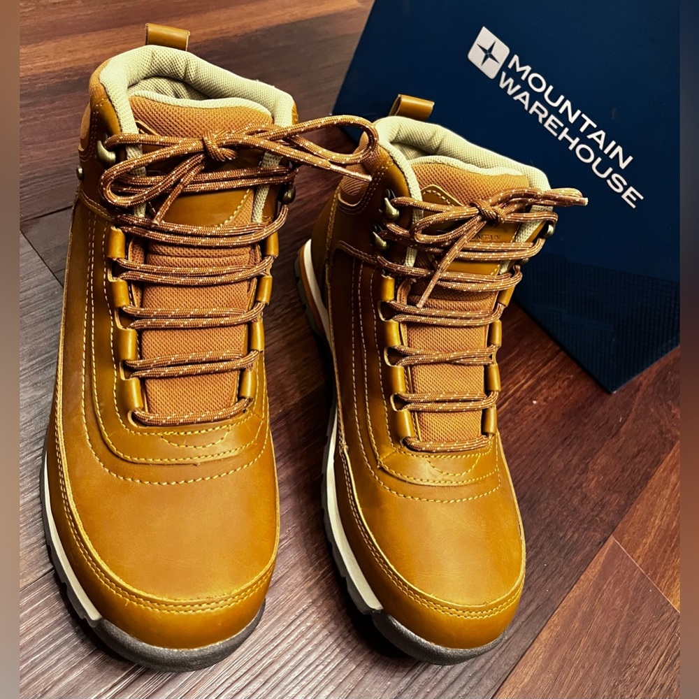 Mountain Warehouse Hiking Boots size 9